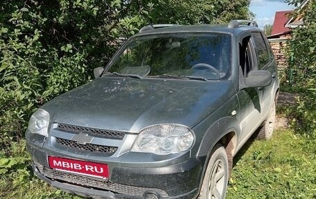 Chevrolet Niva I рестайлинг, 2011 год, 400 000 рублей, 4 фотография
