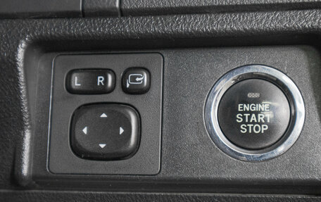 Toyota Land Cruiser Prado 150 рестайлинг 2, 2010 год, 3 329 000 рублей, 21 фотография