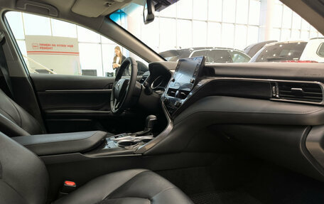 Toyota Camry, 2021 год, 2 150 000 рублей, 15 фотография
