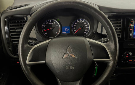 Mitsubishi Outlander III рестайлинг 3, 2015 год, 1 450 000 рублей, 12 фотография