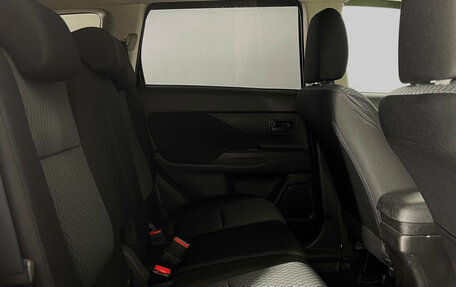 Mitsubishi Outlander III рестайлинг 3, 2015 год, 1 450 000 рублей, 18 фотография