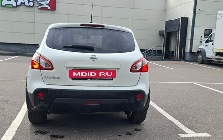 Nissan Qashqai, 2010 год, 830 000 рублей, 2 фотография