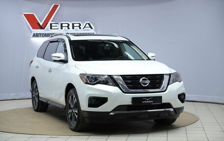 Nissan Pathfinder, 2017 год, 1 890 000 рублей, 3 фотография