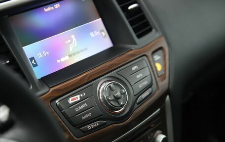 Nissan Pathfinder, 2017 год, 1 890 000 рублей, 16 фотография