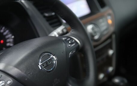 Nissan Pathfinder, 2017 год, 1 890 000 рублей, 15 фотография