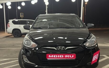 Hyundai Solaris II рестайлинг, 2011 год, 730 000 рублей, 12 фотография