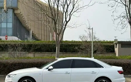 Audi A4, 2022 год, 2 200 000 рублей, 3 фотография