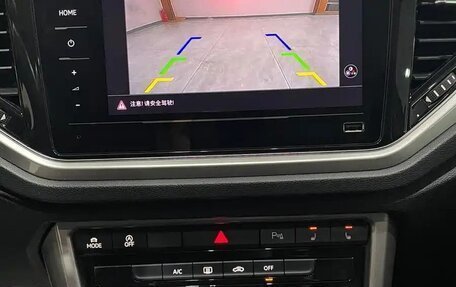 Volkswagen T-Roc I, 2022 год, 1 290 005 рублей, 12 фотография