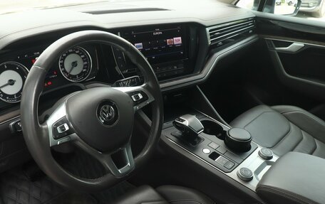 Volkswagen Touareg III, 2018 год, 4 977 000 рублей, 5 фотография