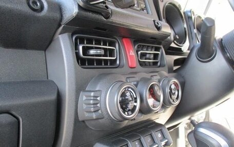 Suzuki Jimny, 2022 год, 1 500 300 рублей, 10 фотография