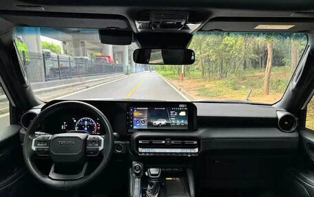 Toyota Land Cruiser Prado, 2024 год, 8 000 000 рублей, 8 фотография
