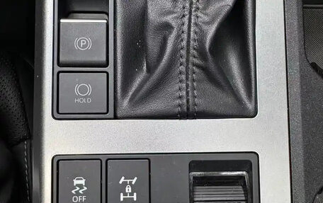 Toyota Land Cruiser Prado, 2024 год, 8 000 000 рублей, 12 фотография