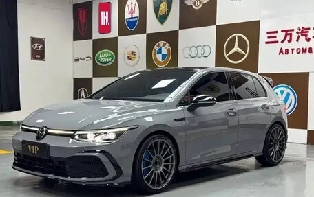 Volkswagen Golf VIII, 2023 год, 1 980 000 рублей, 1 фотография