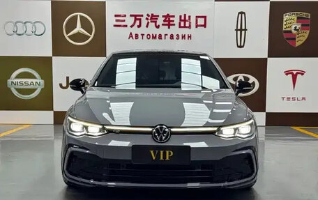 Volkswagen Golf VIII, 2023 год, 1 980 000 рублей, 2 фотография