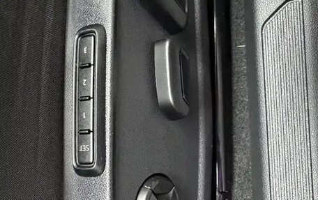Volkswagen Golf VIII, 2023 год, 1 980 000 рублей, 16 фотография