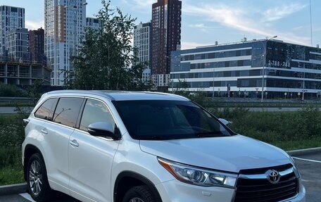 Toyota Highlander III, 2014 год, 3 000 000 рублей, 1 фотография