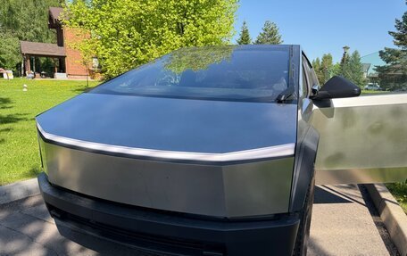 Tesla Cybertruck, 2024 год, 11 990 000 рублей, 18 фотография