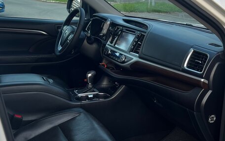 Toyota Highlander III, 2014 год, 3 000 000 рублей, 8 фотография
