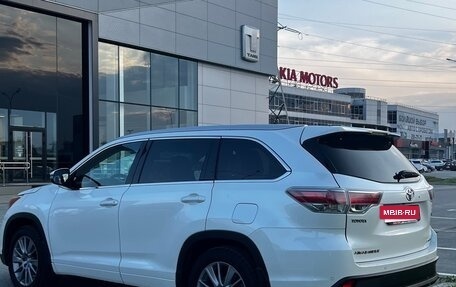 Toyota Highlander III, 2014 год, 3 000 000 рублей, 4 фотография