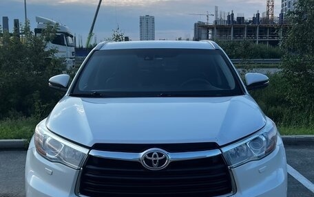 Toyota Highlander III, 2014 год, 3 000 000 рублей, 2 фотография