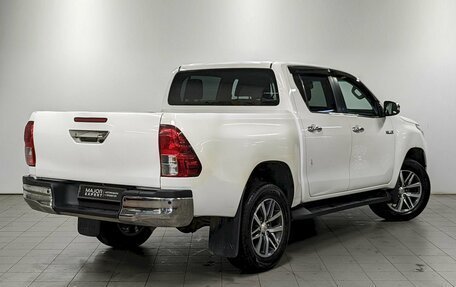 Toyota Hilux VIII, 2015 год, 2 490 000 рублей, 5 фотография