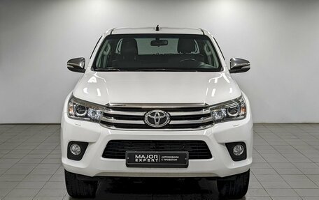 Toyota Hilux VIII, 2015 год, 2 490 000 рублей, 2 фотография