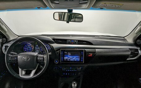 Toyota Hilux VIII, 2015 год, 2 490 000 рублей, 23 фотография