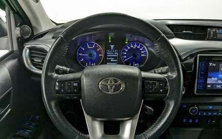 Toyota Hilux VIII, 2015 год, 2 490 000 рублей, 25 фотография