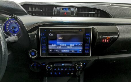 Toyota Hilux VIII, 2015 год, 2 490 000 рублей, 24 фотография