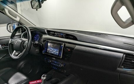 Toyota Hilux VIII, 2015 год, 2 490 000 рублей, 20 фотография
