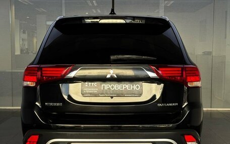 Mitsubishi Outlander III рестайлинг 3, 2018 год, 1 950 000 рублей, 7 фотография
