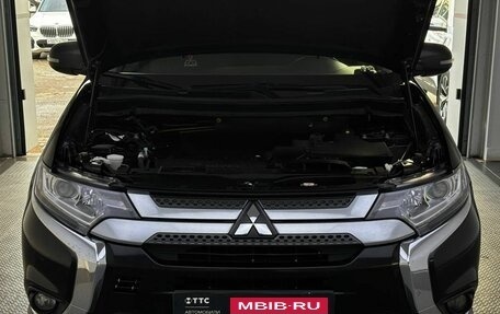 Mitsubishi Outlander III рестайлинг 3, 2018 год, 1 950 000 рублей, 11 фотография