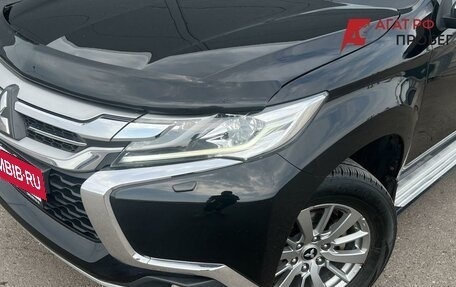 Mitsubishi Pajero Sport III рестайлинг, 2017 год, 2 570 000 рублей, 2 фотография