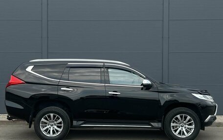 Mitsubishi Pajero Sport III рестайлинг, 2017 год, 2 570 000 рублей, 6 фотография