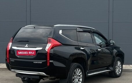 Mitsubishi Pajero Sport III рестайлинг, 2017 год, 2 570 000 рублей, 7 фотография