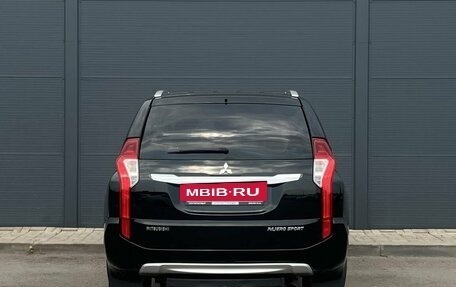 Mitsubishi Pajero Sport III рестайлинг, 2017 год, 2 570 000 рублей, 9 фотография