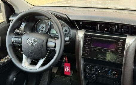 Toyota Fortuner II, 2018 год, 2 340 000 рублей, 19 фотография