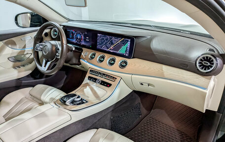 Mercedes-Benz E-Класс, 2020 год, 4 150 000 рублей, 11 фотография