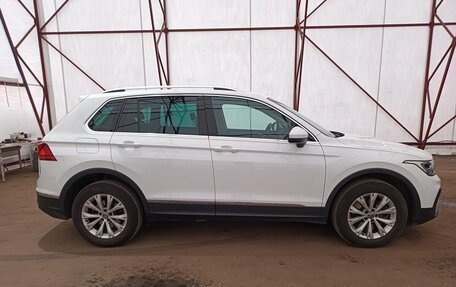 Volkswagen Tiguan II, 2021 год, 3 590 000 рублей, 4 фотография
