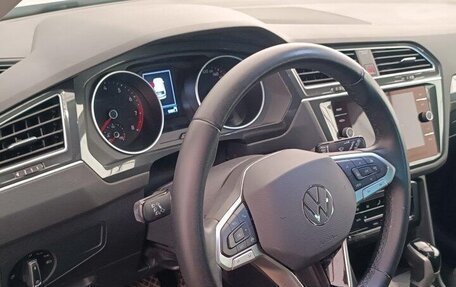 Volkswagen Tiguan II, 2021 год, 3 590 000 рублей, 10 фотография