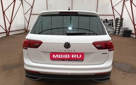 Volkswagen Tiguan II, 2021 год, 3 590 000 рублей, 6 фотография
