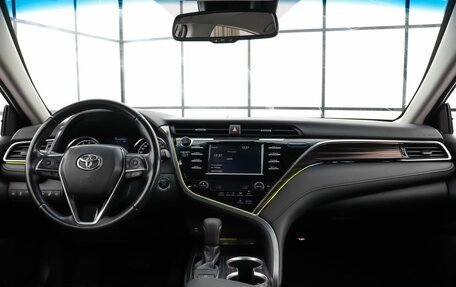 Toyota Camry, 2018 год, 2 790 000 рублей, 7 фотография