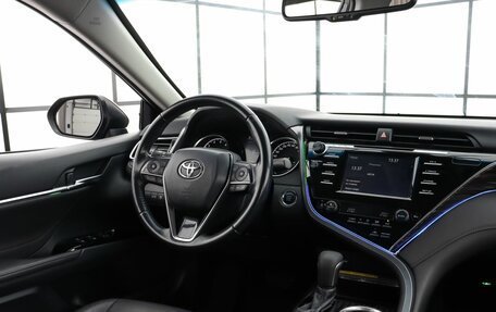Toyota Camry, 2018 год, 2 790 000 рублей, 12 фотография