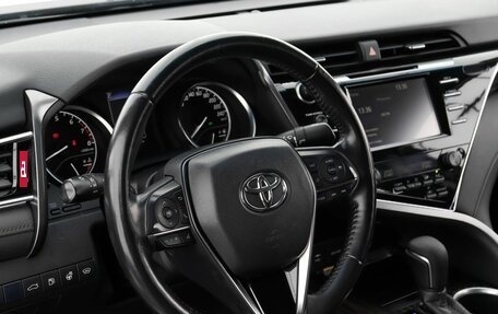 Toyota Camry, 2018 год, 2 790 000 рублей, 8 фотография