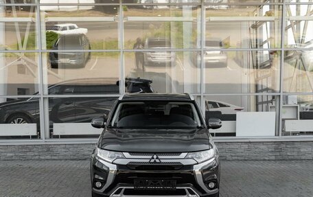 Mitsubishi Outlander III рестайлинг 3, 2019 год, 2 049 000 рублей, 5 фотография