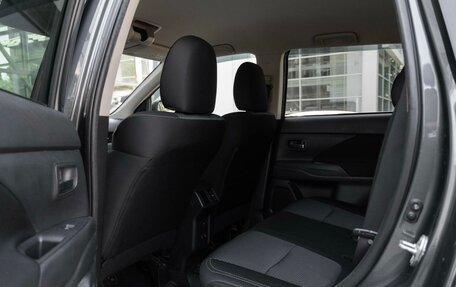 Mitsubishi Outlander III рестайлинг 3, 2019 год, 2 049 000 рублей, 15 фотография