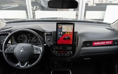 Mitsubishi Outlander III рестайлинг 3, 2019 год, 2 049 000 рублей, 14 фотография