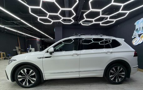 Volkswagen Tiguan II, 2022 год, 3 600 000 рублей, 3 фотография