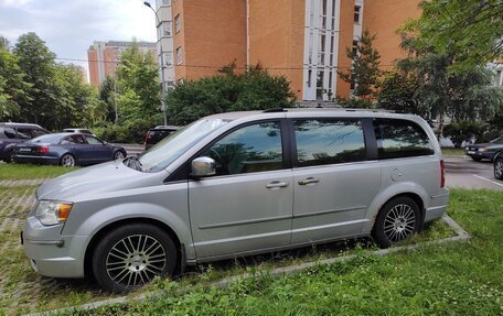 Chrysler Voyager IV, 2008 год, 1 555 000 рублей, 10 фотография