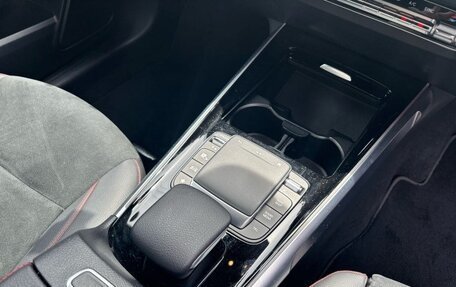 Mercedes-Benz GLB, 2023 год, 2 010 000 рублей, 14 фотография